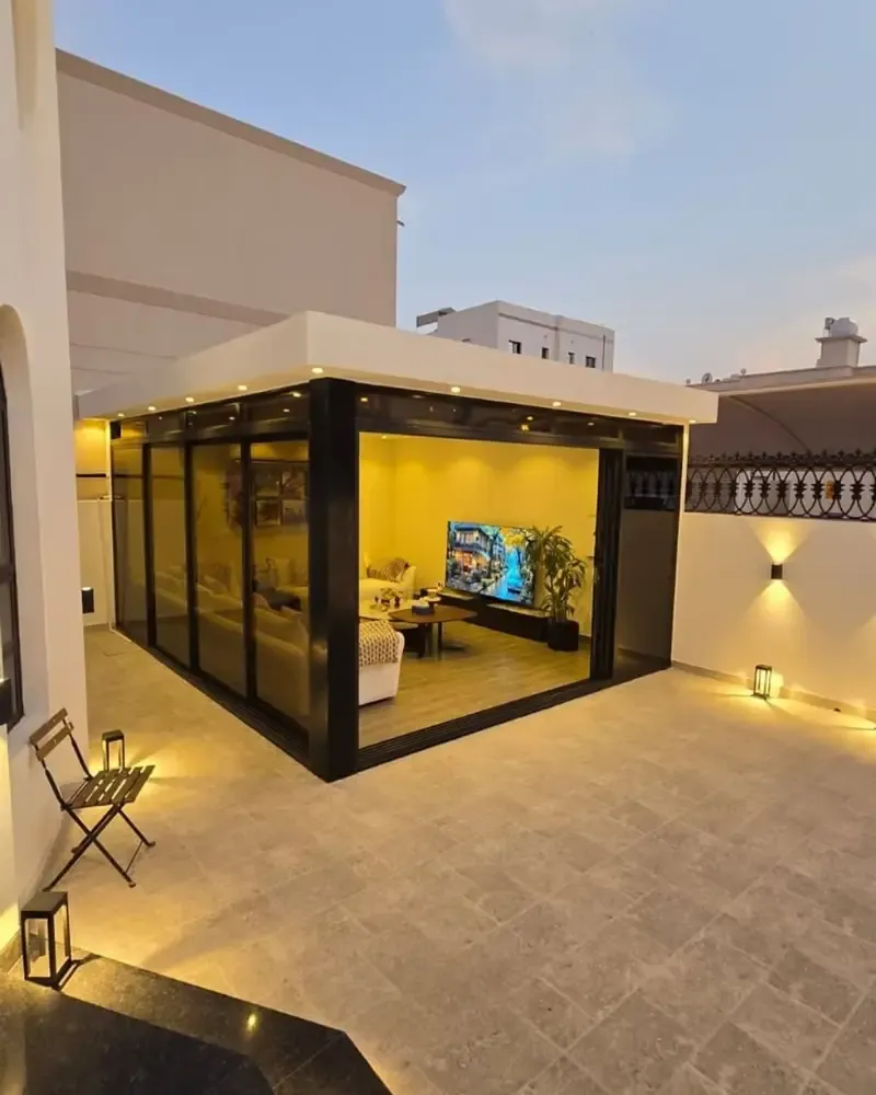 مجالس  زجاجية وجلسات الأسطح في شمال الرياض 