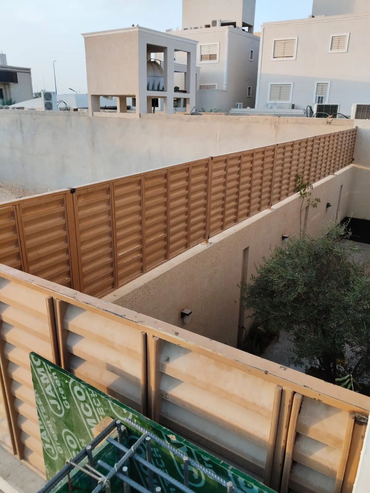 تركيب مظلات وسواتر في غرب الرياض 