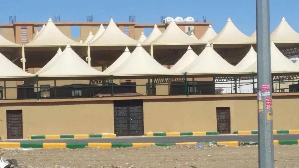 مظلات مدارس حي العليا والصحافة بالرياض 