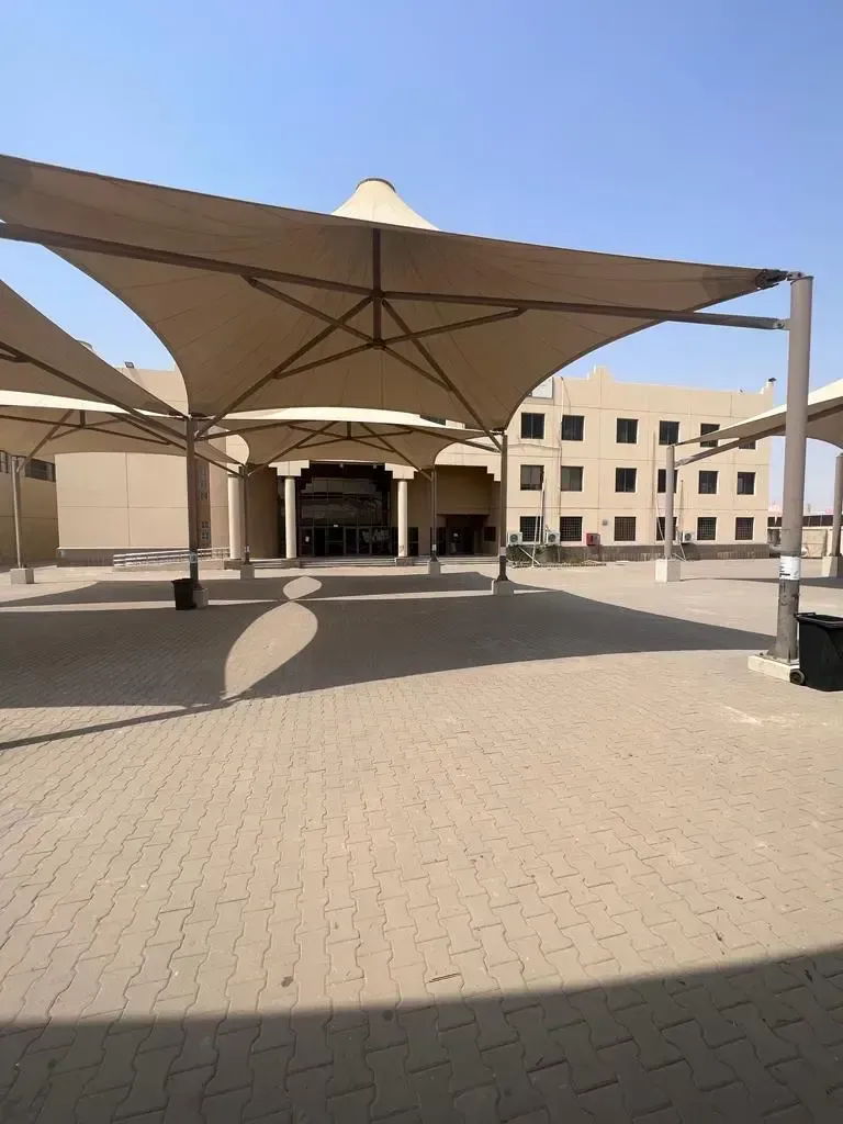 مظلات مدارس حي العليا والصحافة بالرياض 