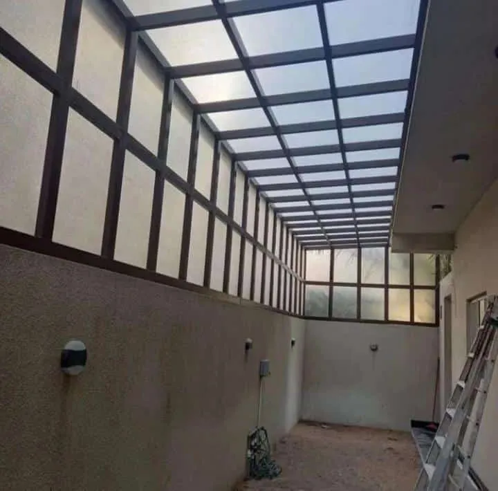 مظلات خارجية للمنازل في حي اشبيليا بالرياض 