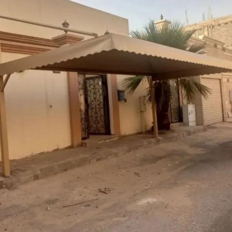 تركيب مظلات مداخل الفلل والمنازل في حي قرطبة 
