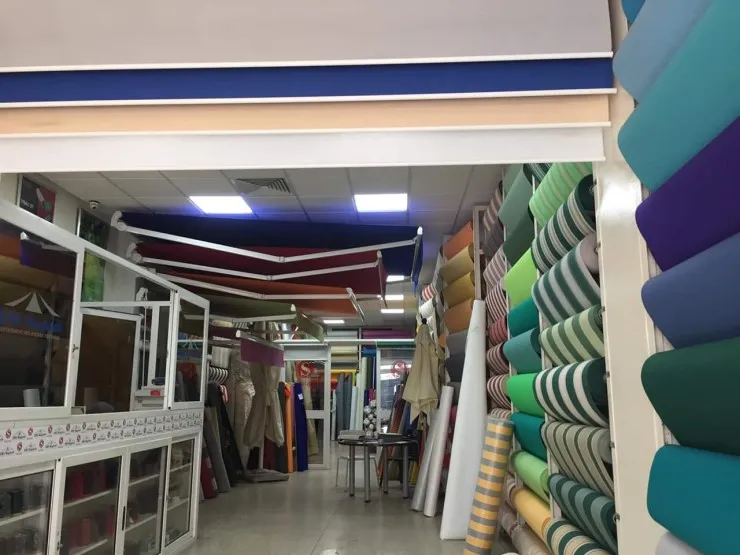 تركيب مظلات مداخل الفلل والمنازل في حي قرطبة 