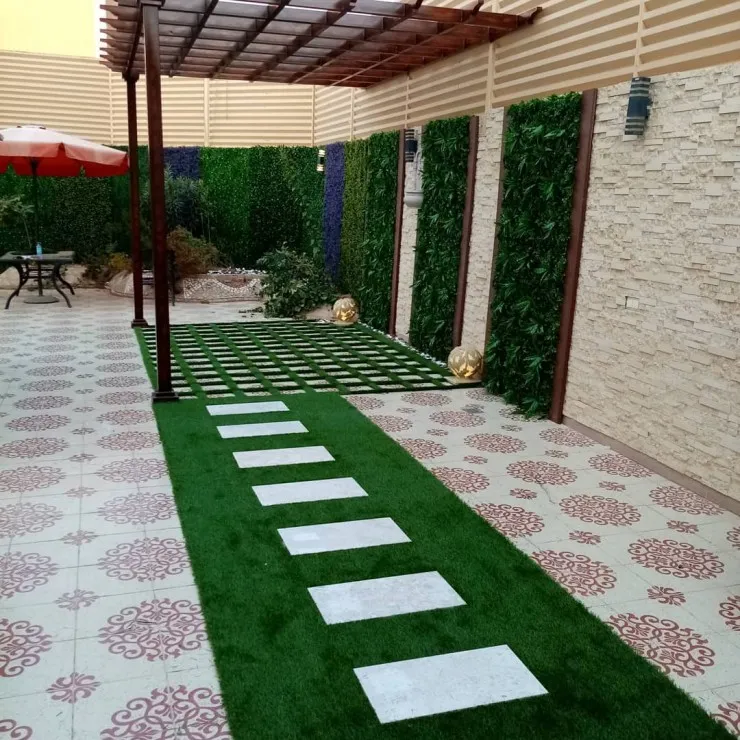 تركيب مظلات استرحات مع العشب الصناعي حي الملقا 