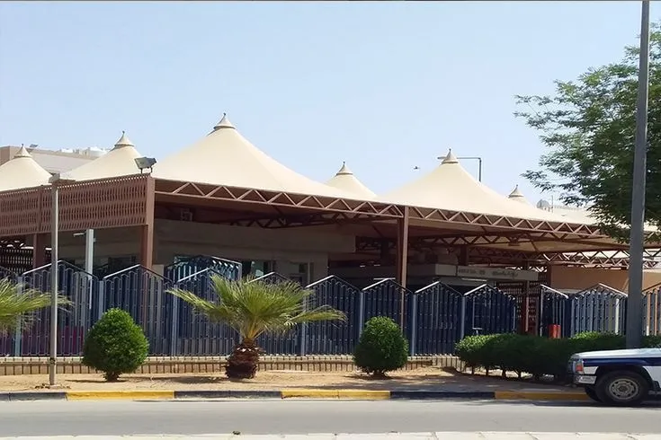 افضل مظلات سيارات مقص ومداخل منازل شمال الرياض 