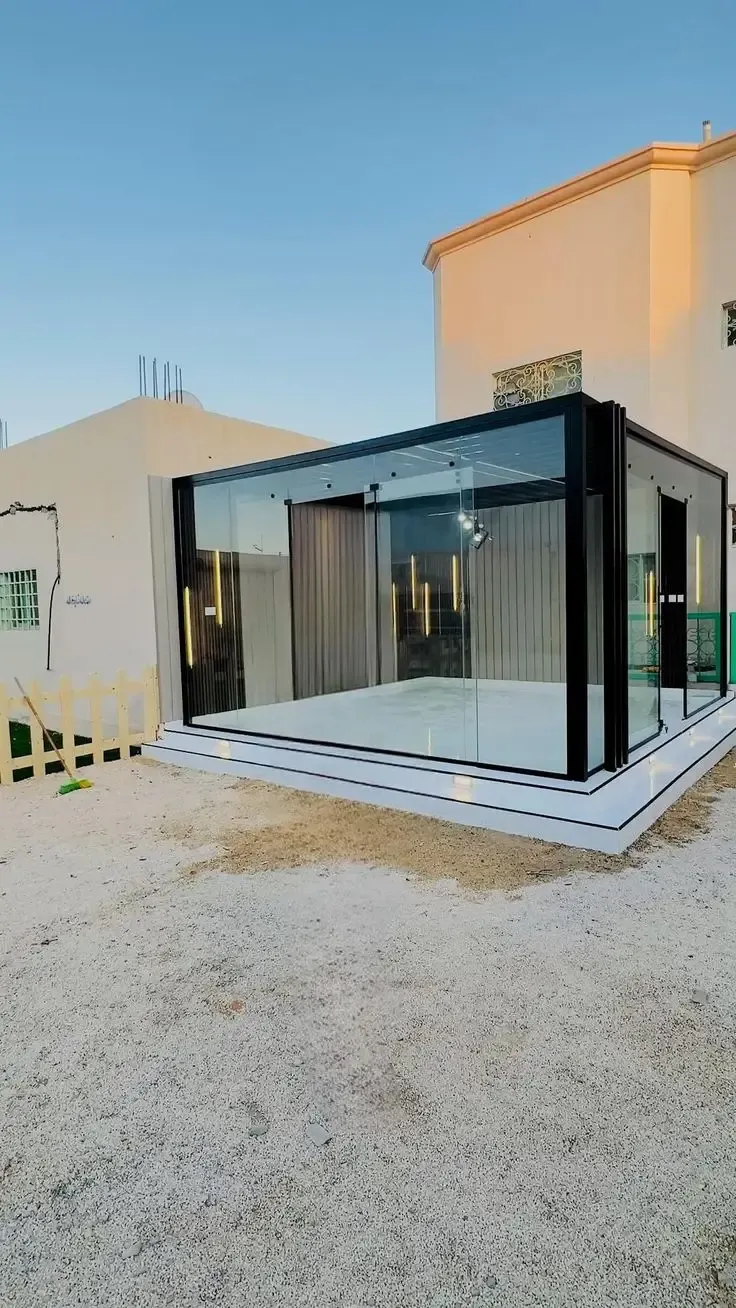 مجالس  زجاجية وجلسات الأسطح في شمال الرياض 