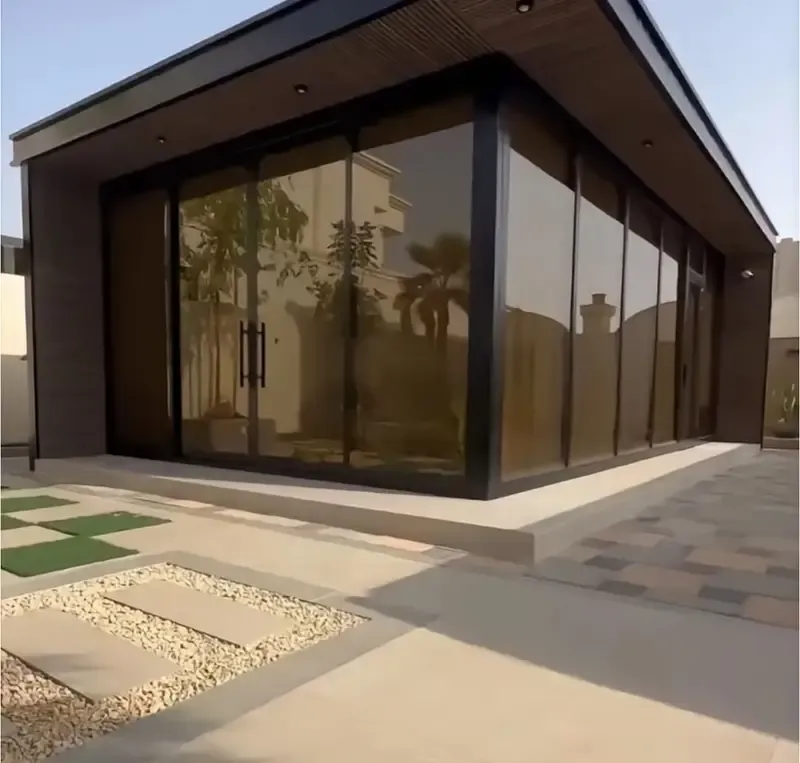 مجالس  زجاجية وجلسات الأسطح في شمال الرياض 